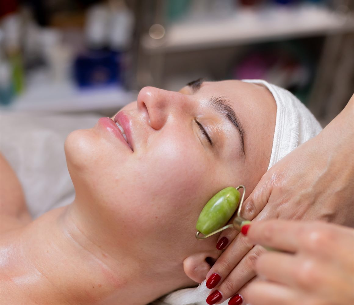 Radio Frequency Skin Tightening Facial